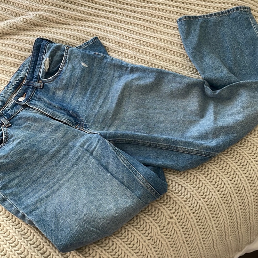 Loose Straight Leg Jeans